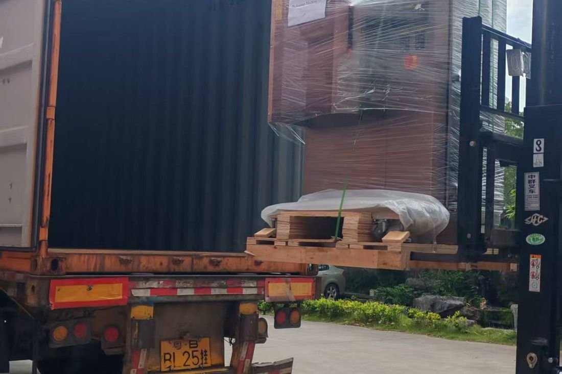 Oral-pouch line container-shipment photo