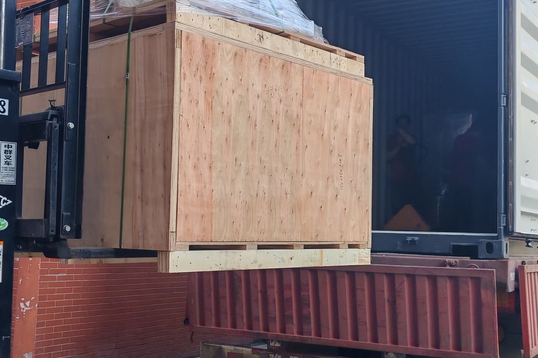 Oral-pouch line container-shipment photo