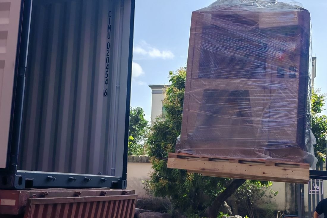 Oral-pouch line container-shipment photo