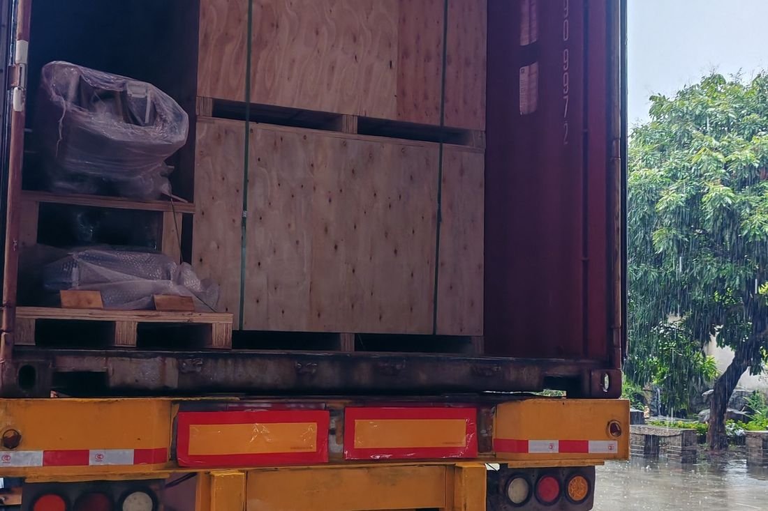 Oral-pouch line container-shipment photo