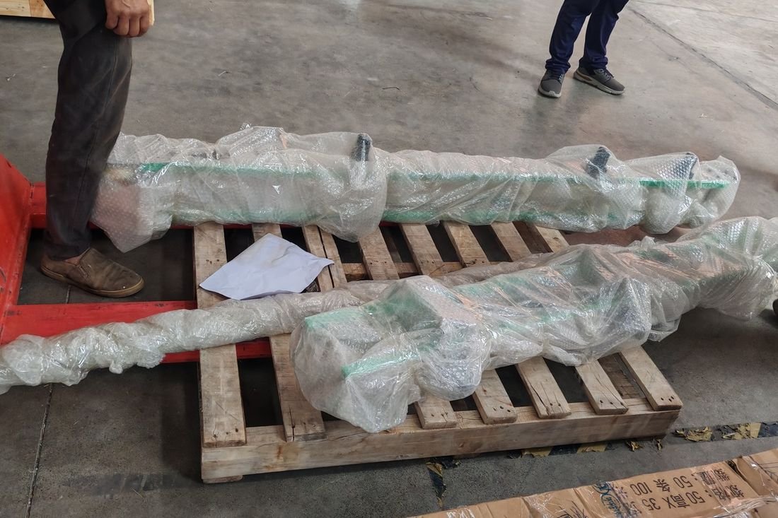 Oral-pouch line container-shipment photo
