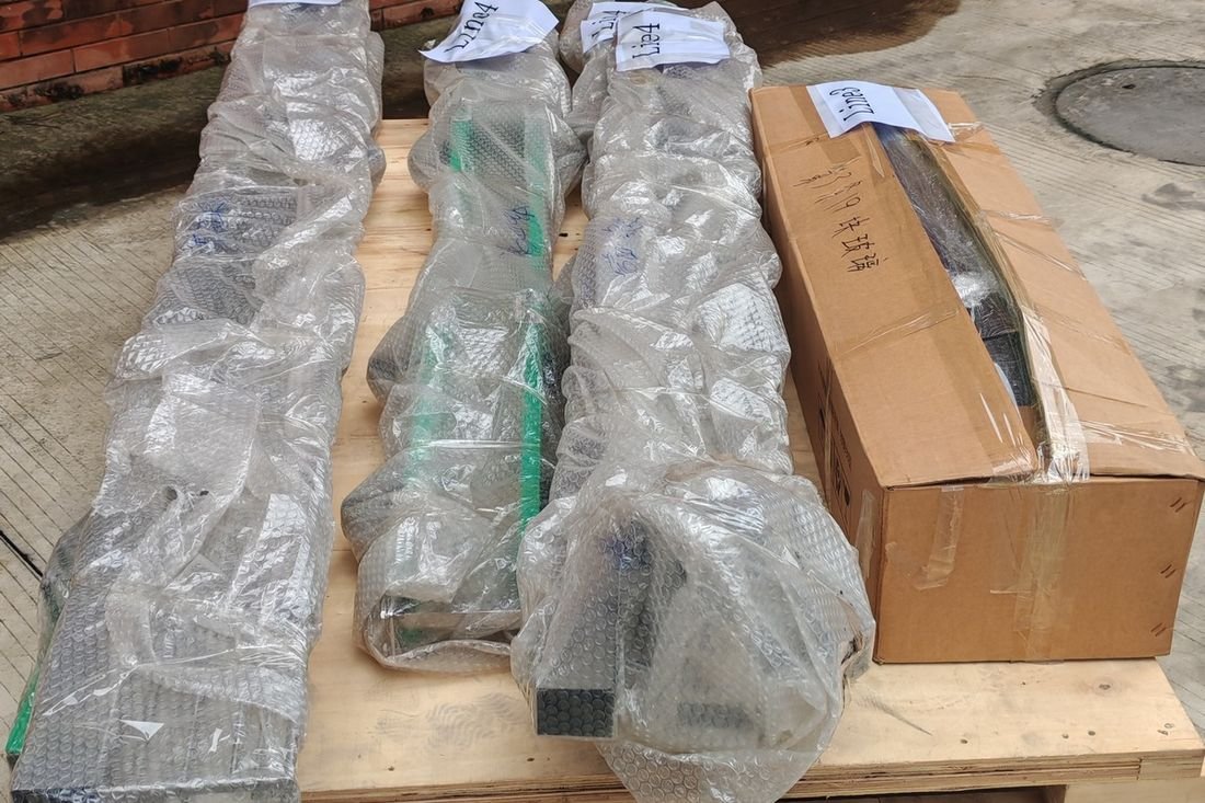Oral-pouch line container-shipment photo