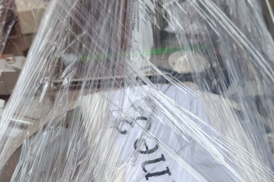Oral-pouch line container-shipment photo