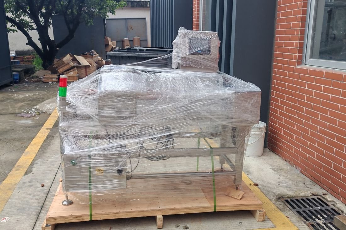 Oral-pouch line container-shipment photo