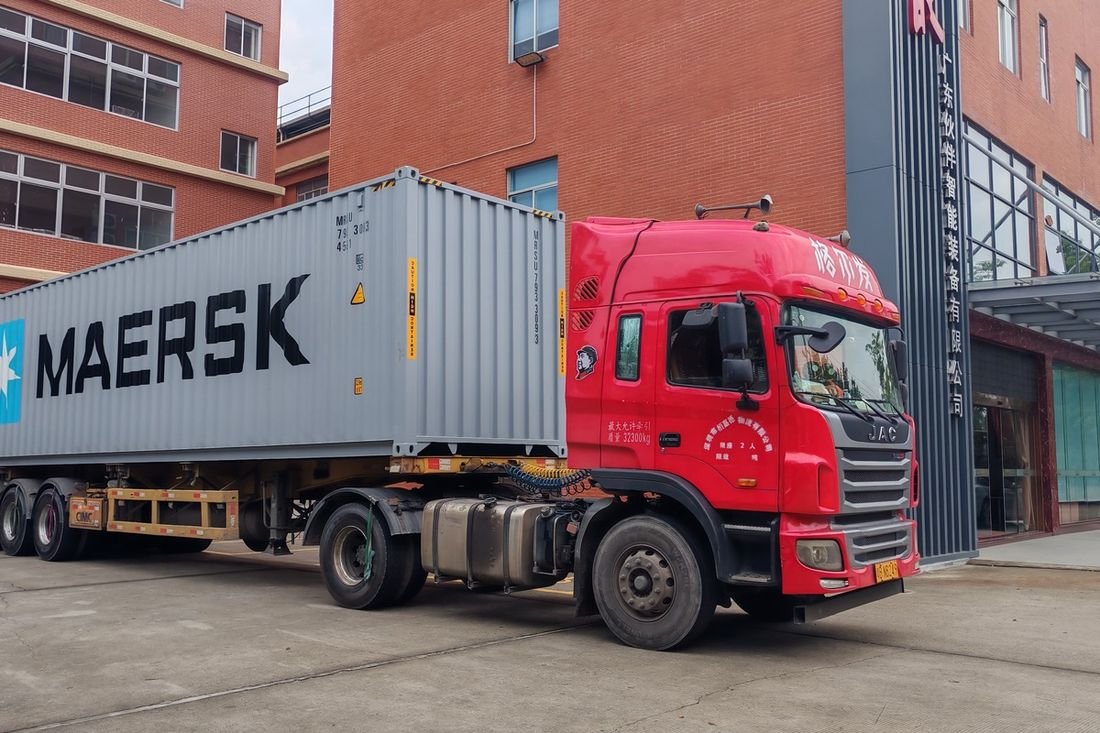 Oral-pouch line container-shipment photo