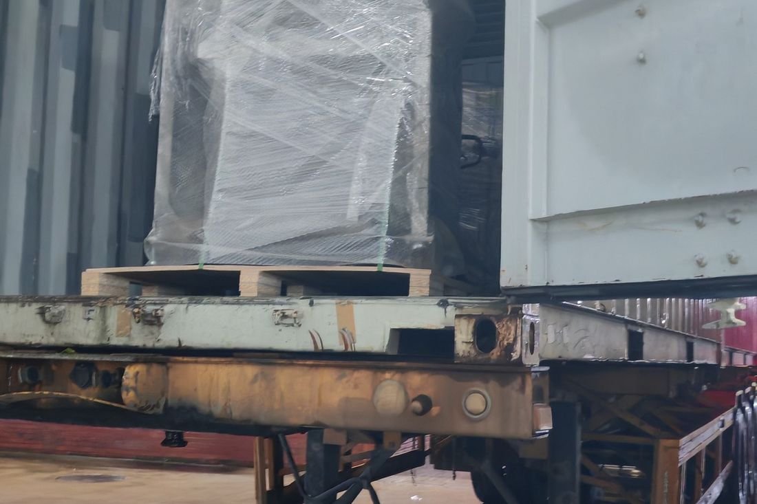 Oral-pouch line container-shipment photo