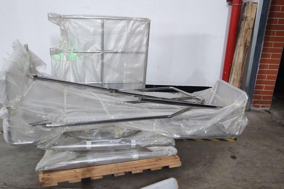 Oral-pouch line container-shipment photo