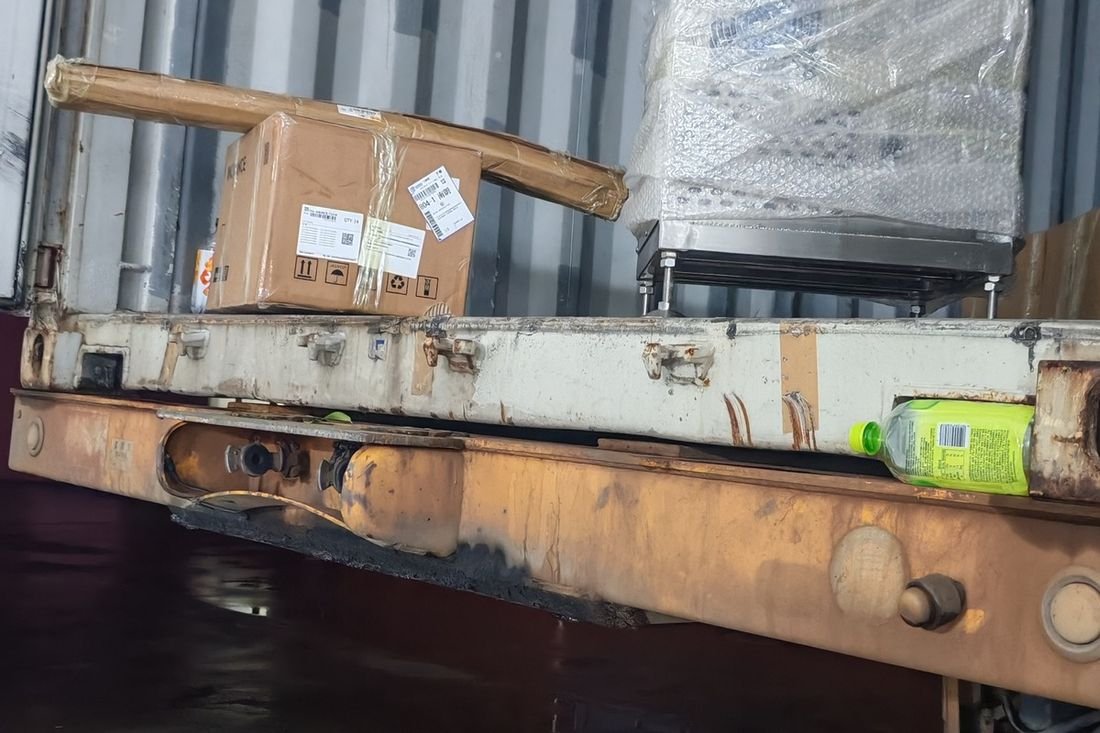 Oral-pouch line container-shipment photo